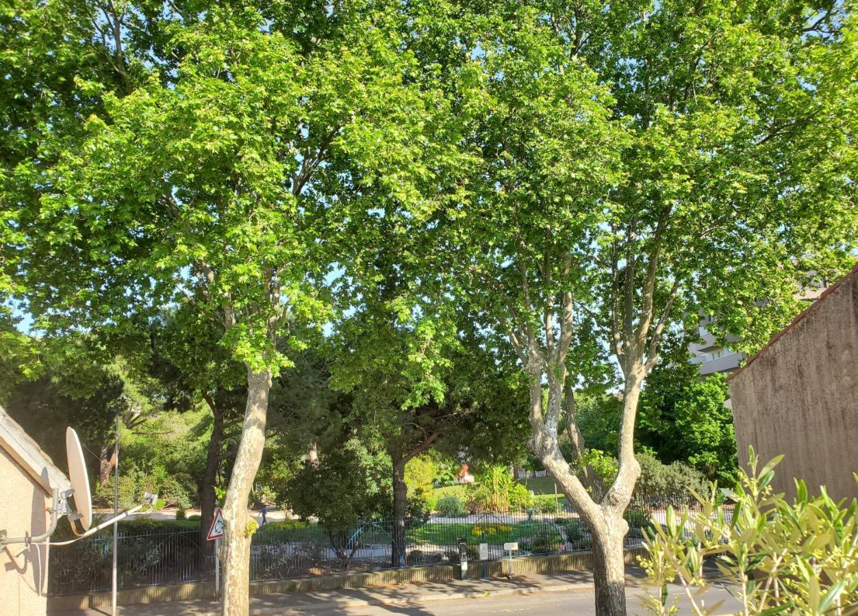 Le Grenier, Climatisation Terrasse Wi-Fi Netflix 15 Mn Coeur De Ville بزييه المظهر الخارجي الصورة