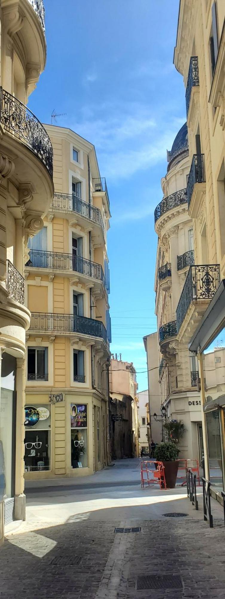 Le Grenier, Climatisation Terrasse Wi-Fi Netflix 15 Mn Coeur De Ville بزييه المظهر الخارجي الصورة